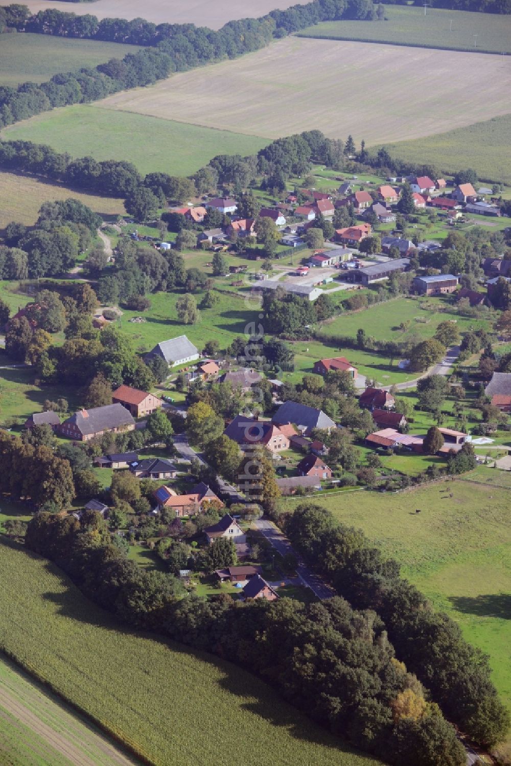 Bengerstorf aus der Vogelperspektive: Dorf Bengerstorf im Bundesland Mecklenburg-Vorpommern