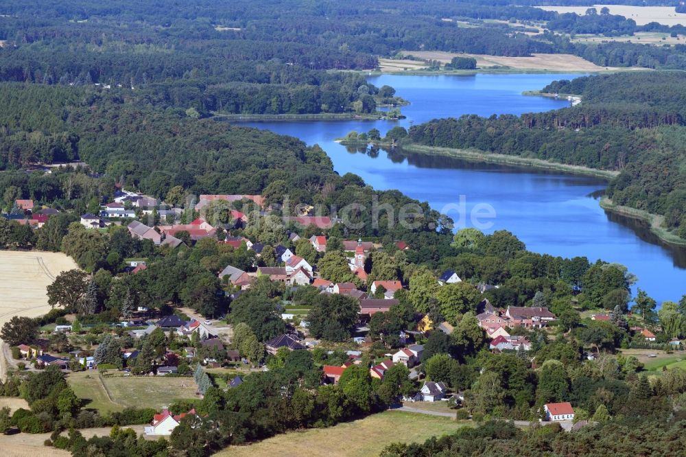 Luftaufnahme Stechow-Ferchesar - Dorf an den See- Uferbereichen des Ferchesarer See in Stechow-Ferchesar im Bundesland Brandenburg, Deutschland