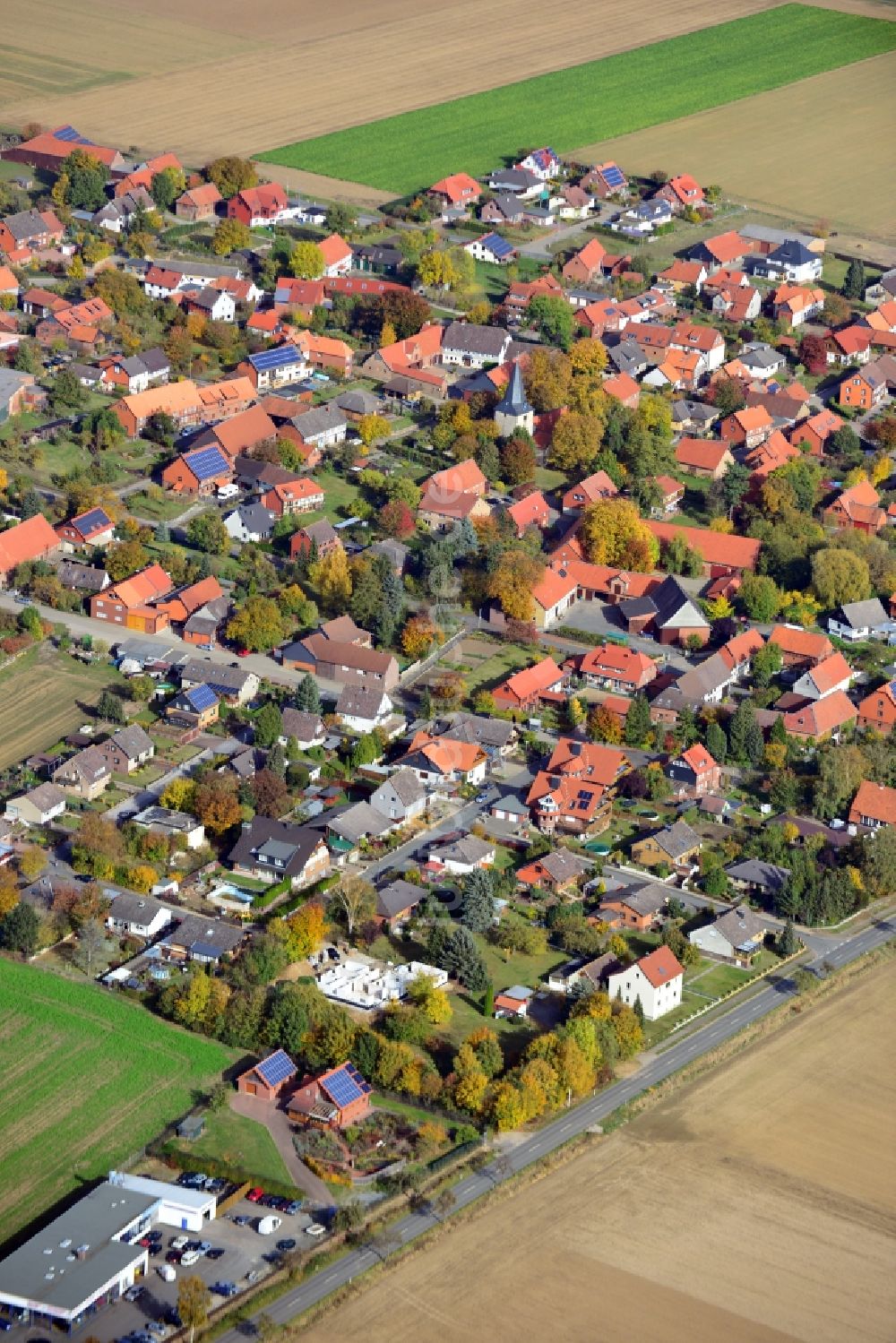 Ackenhausen von oben - Dorfansicht von Ackenhausen im Bundesland Niedersachsen