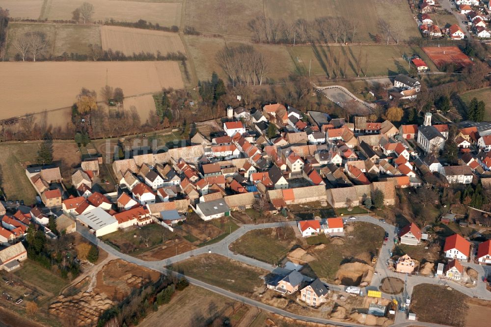 Luftaufnahme Badenheim - Dorfansicht von Badenheim im Bundesland Rheinland-Pfalz