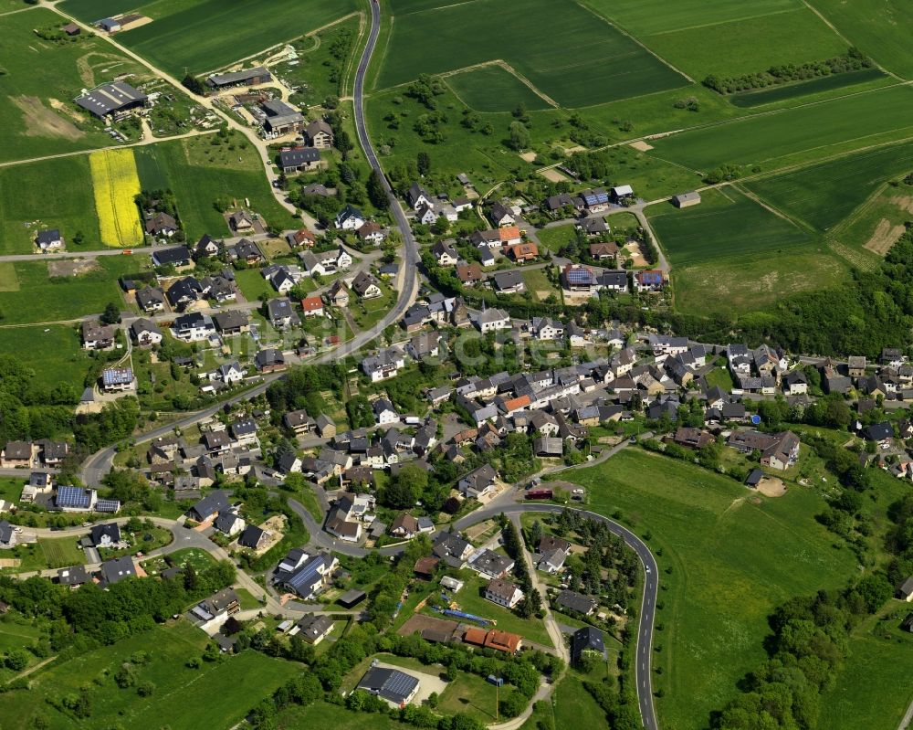 Dedenbach von oben - Dorfansicht von Dedenbach im Bundesland Rheinland-Pfalz