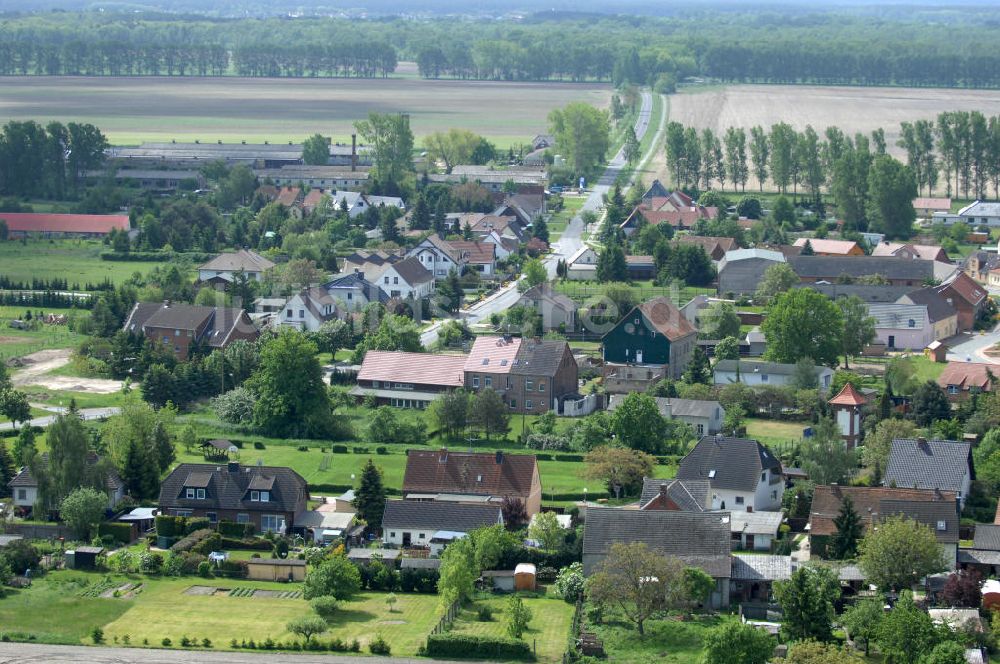 Luftbild Tangerhütte OT Demker - Dorfansicht Demker in Sachsen-Anhalt