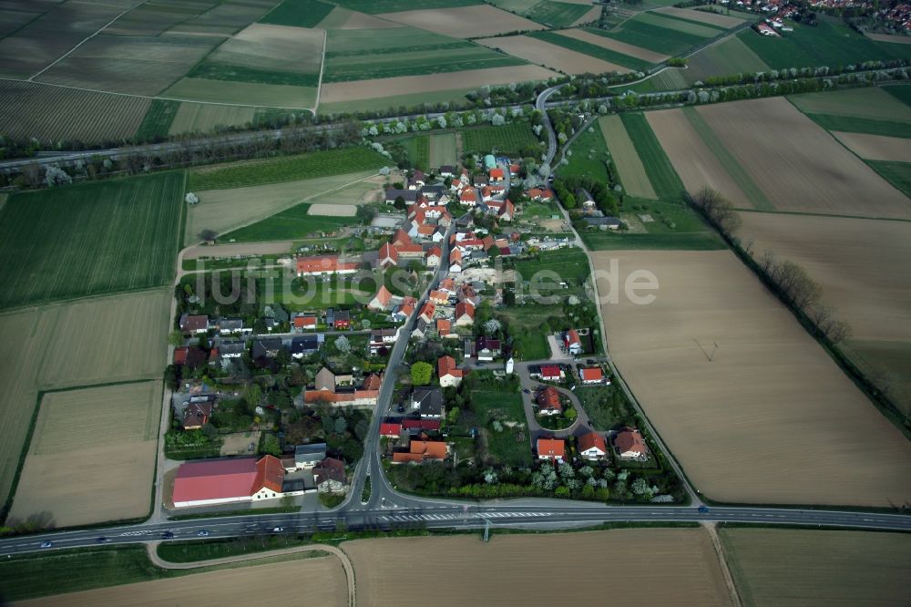 Dintesheim von oben - Dorfansicht von Dintesheim ist eine Ortsgemeinde im Landkreis Alzey-Worms in Rheinland-Pfalz