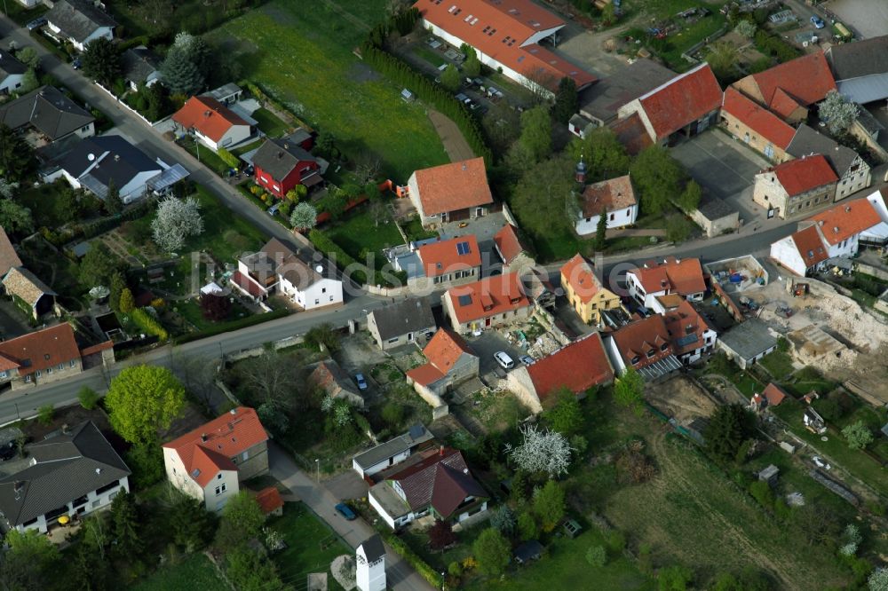 Luftaufnahme Dintesheim - Dorfansicht von Dintesheim ist eine Ortsgemeinde im Landkreis Alzey-Worms in Rheinland-Pfalz