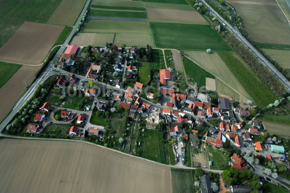 Dintesheim aus der Vogelperspektive: Dorfansicht von Dintesheim ist eine Ortsgemeinde im Landkreis Alzey-Worms in Rheinland-Pfalz