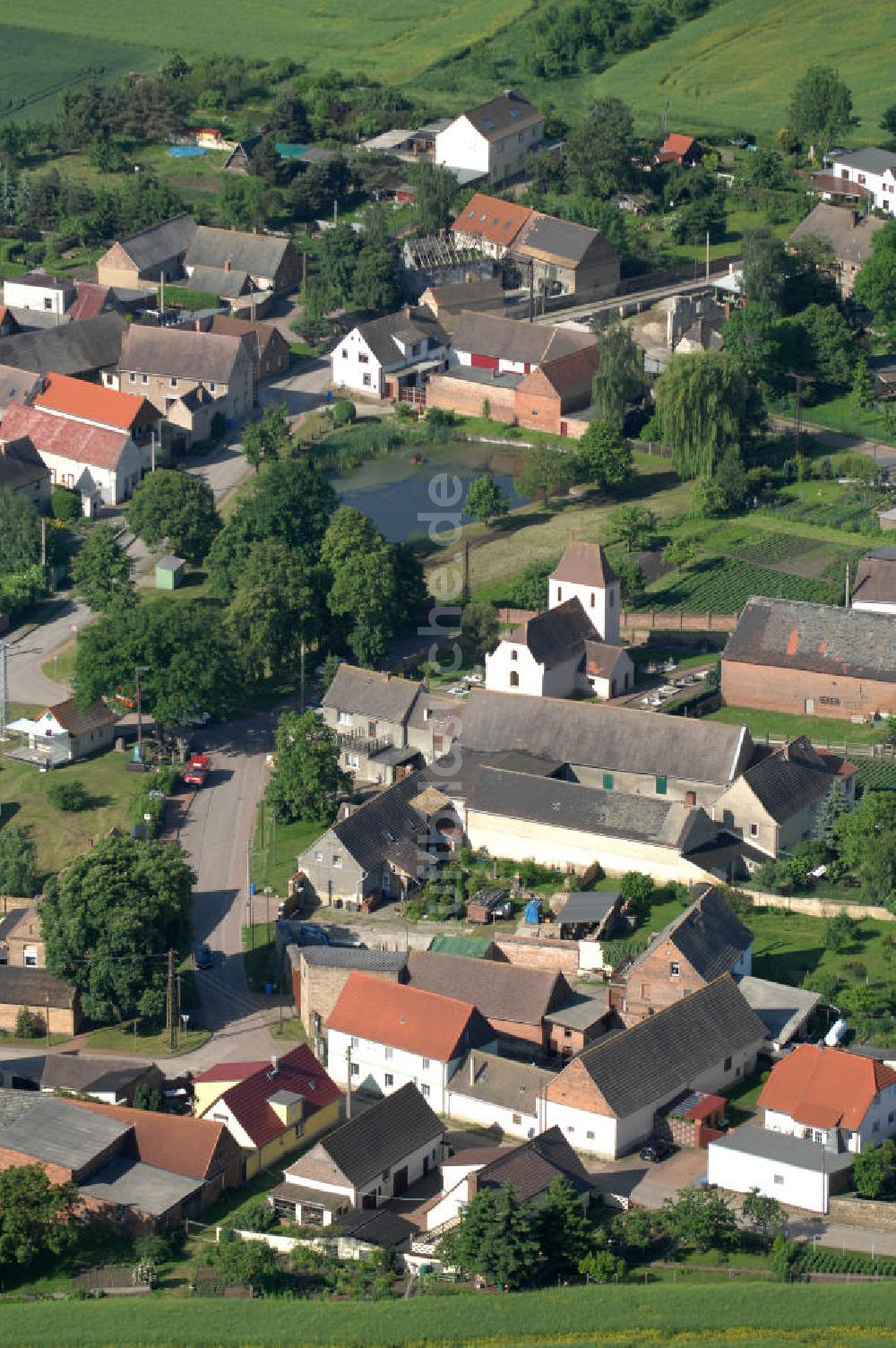 Knapendorf OT Dörstewitz aus der Vogelperspektive: Dorfansicht Dörstewitz in Sachsen-Anhalt