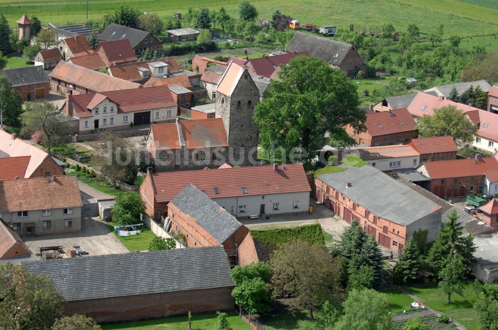 Tangerhütte OT Elversdorf aus der Vogelperspektive: Dorfansicht Elversdorf in Sachsen-Anhalt