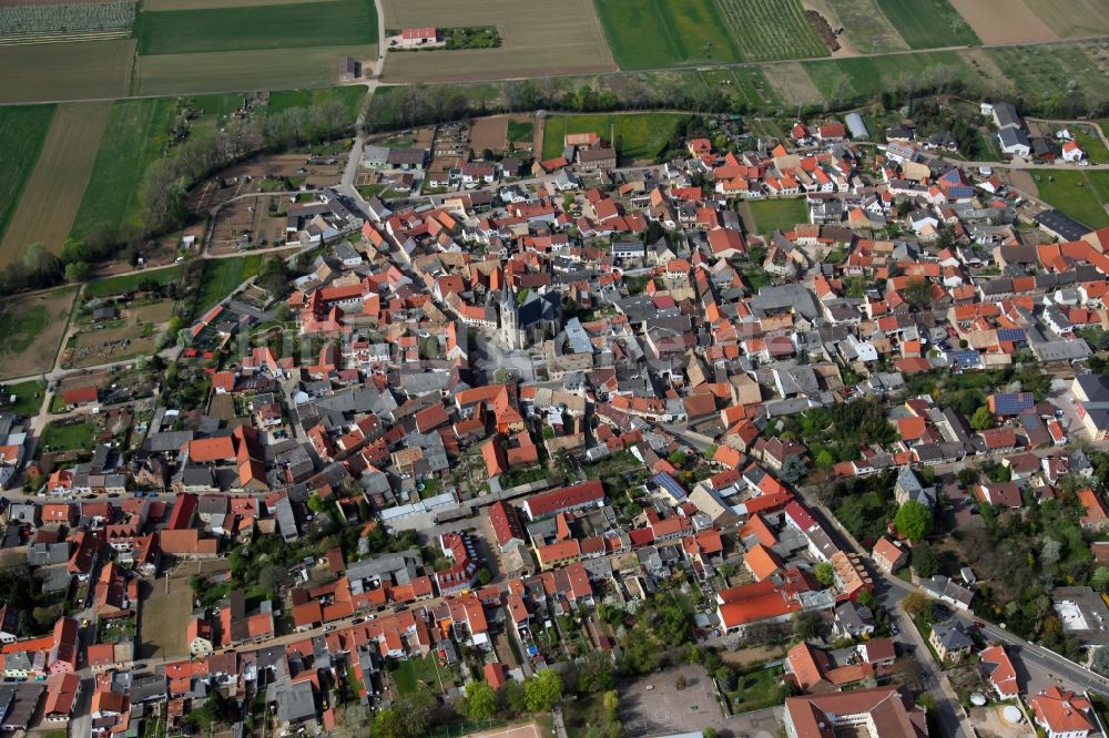 Flonheim von oben - Dorfansicht von Flonheim ist eine Ortsgemeinde im Landkreis Alzey-Worms in Rheinland-Pfalz