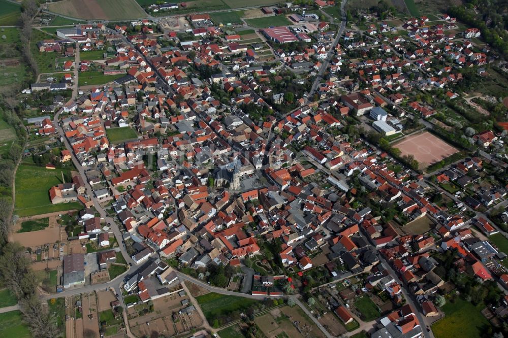 Luftbild Flonheim - Dorfansicht von Flonheim ist eine Ortsgemeinde im Landkreis Alzey-Worms in Rheinland-Pfalz