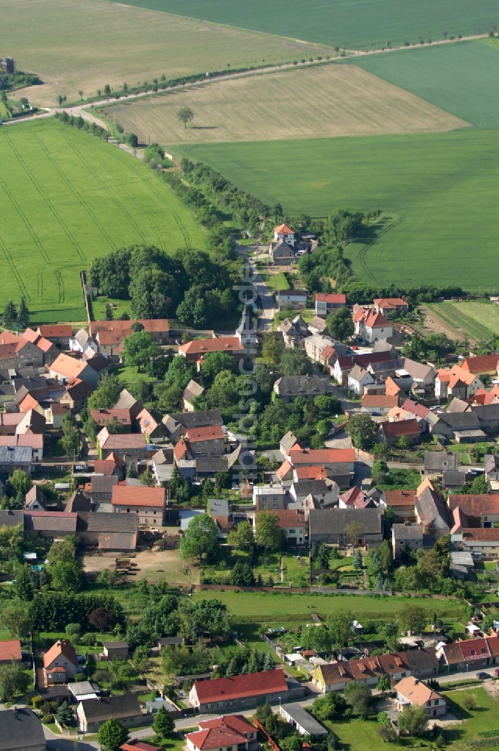 Mücheln ( Geiseltal ) OT Gröst aus der Vogelperspektive: Dorfansicht Gröst in Sachsen-Anhalt