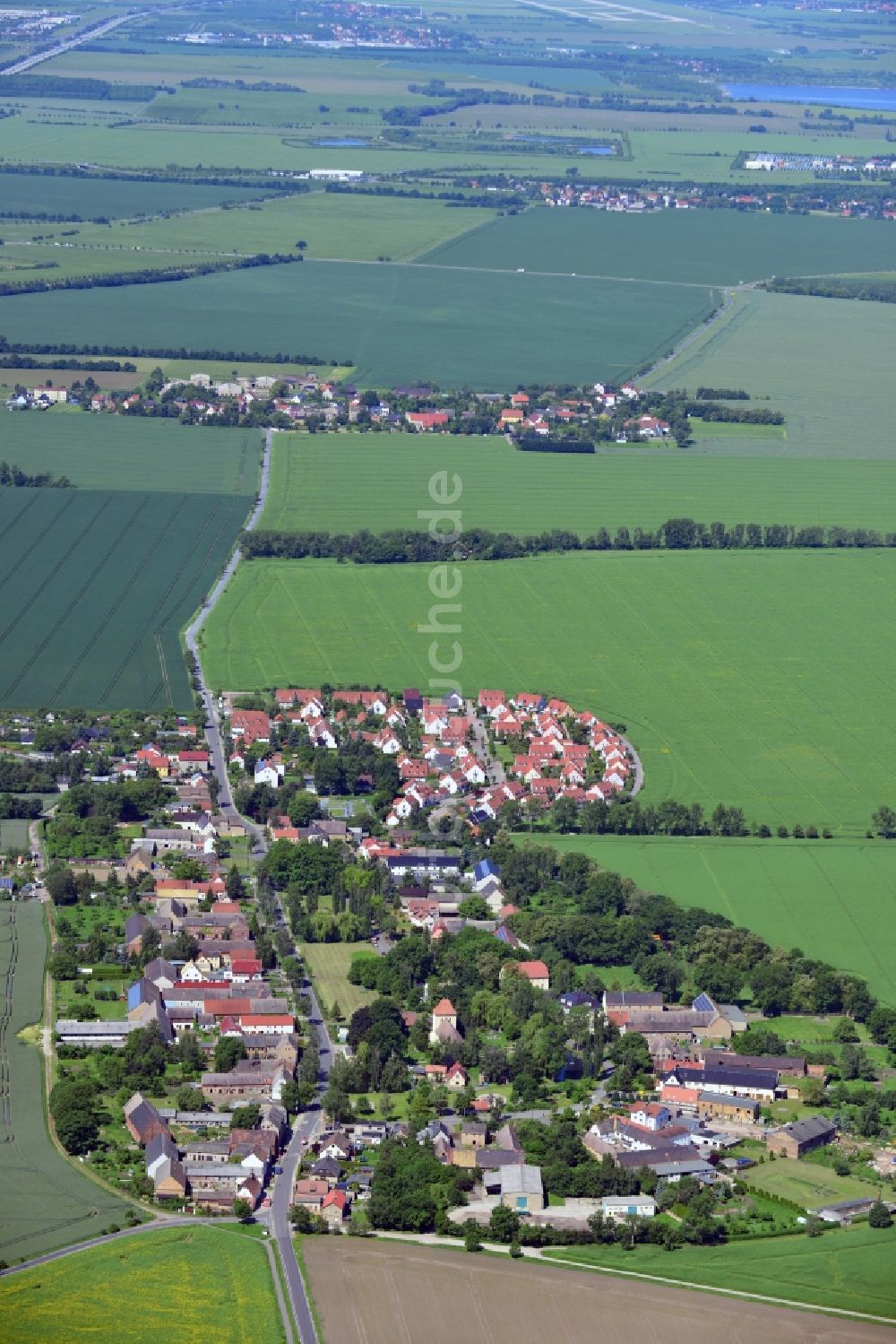 Leipzig Hohenheida aus der Vogelperspektive: Dorfansicht von Hohenheida , einem Ortsteil von Leipzig im Bundesland Sachsen