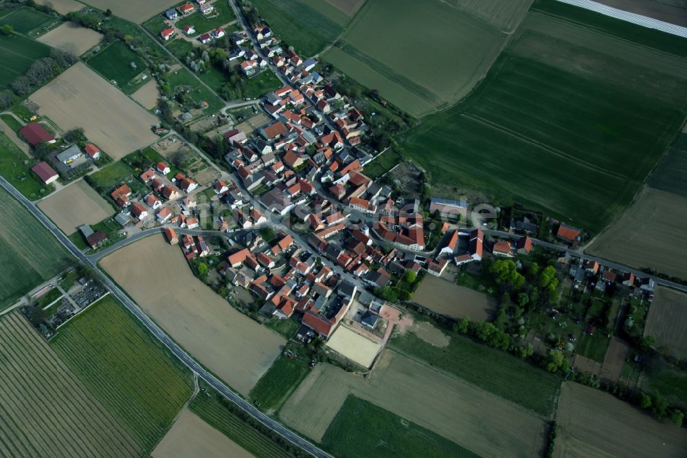 Kettenheim aus der Vogelperspektive: Dorfansicht von Kettenheim ist eine Ortsgemeinde im Landkreis Alzey-Worms in Rheinland-Pfalz