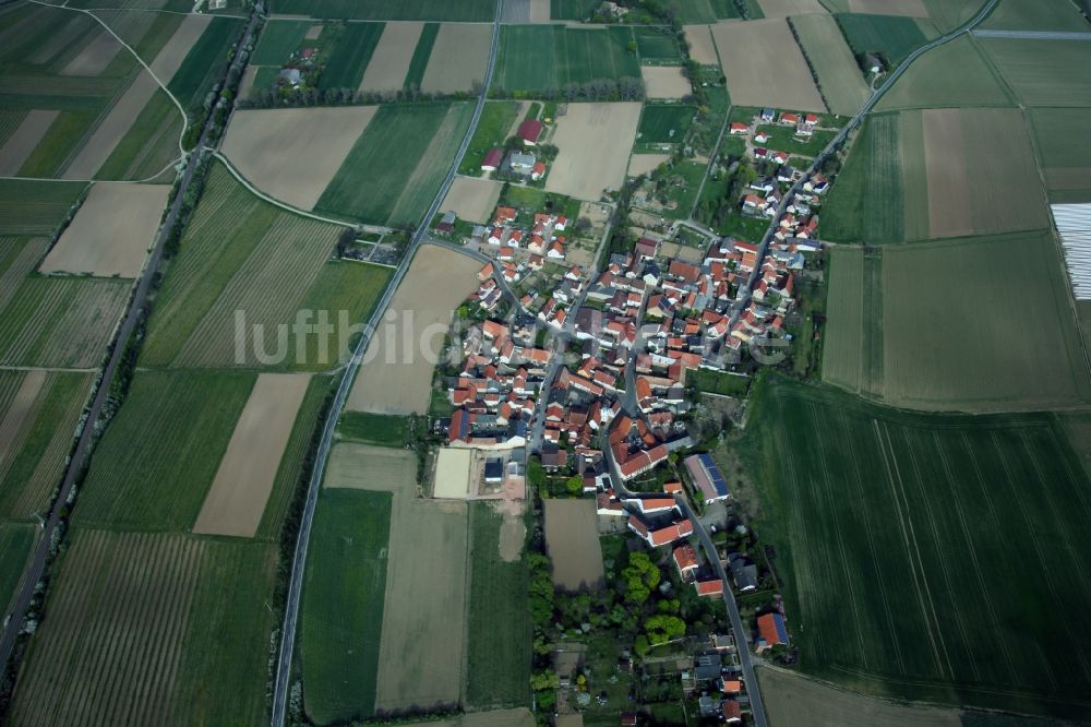 Kettenheim von oben - Dorfansicht von Kettenheim ist eine Ortsgemeinde im Landkreis Alzey-Worms in Rheinland-Pfalz