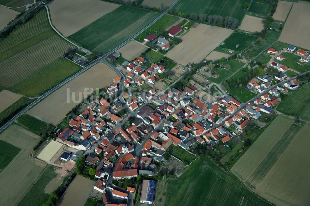 Kettenheim aus der Vogelperspektive: Dorfansicht von Kettenheim ist eine Ortsgemeinde im Landkreis Alzey-Worms in Rheinland-Pfalz