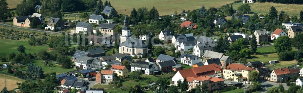 Luftbild Reinsdorf - Dorfansicht mit Kirchengebäude in der Dorfmitte in Reinsdorf im Bundesland Thüringen