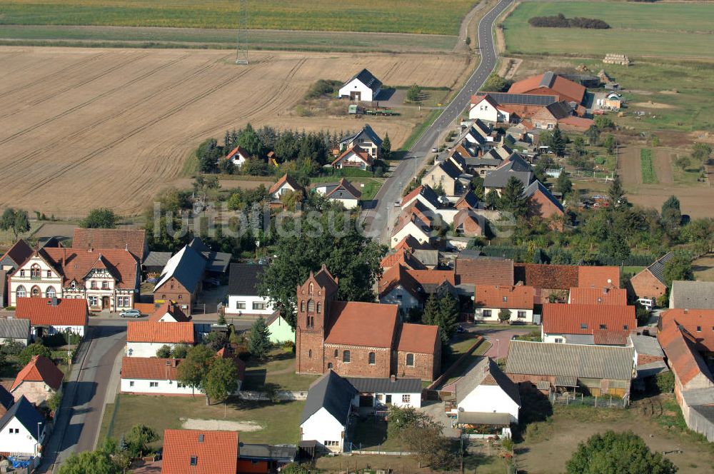 Luftaufnahme Klitsche - Dorfansicht von Klitsche mit der Kirche an der Dorfstraße