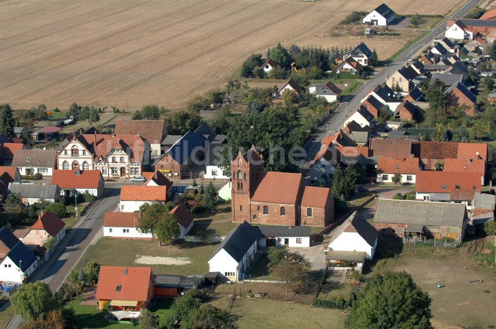 Klitsche von oben - Dorfansicht von Klitsche mit der Kirche an der Dorfstraße