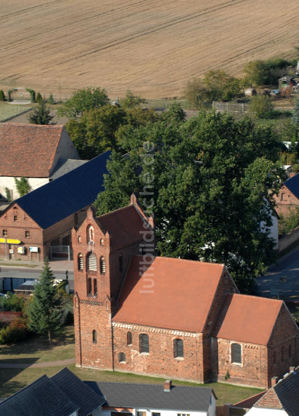 Klitsche aus der Vogelperspektive: Dorfansicht von Klitsche mit der Kirche an der Dorfstraße