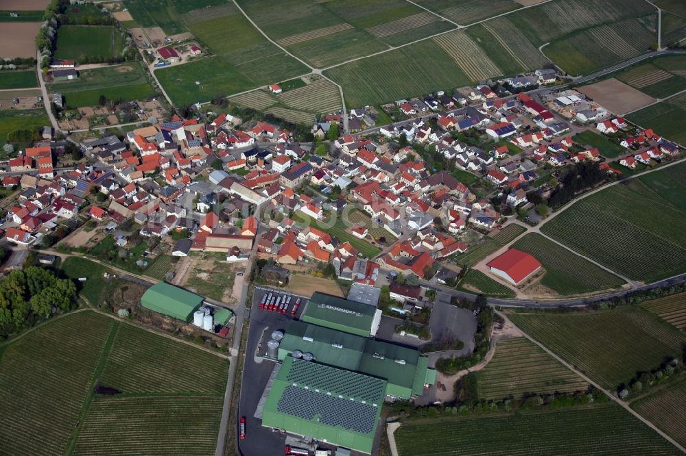 Lonsheim von oben - Dorfansicht von Lonsheim ist eine Ortsgemeinde im Landkreis Alzey-Worms in Rheinland-Pfalz