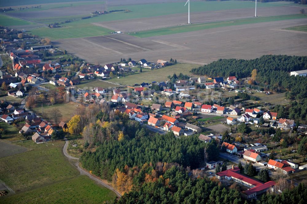 Doberlug-Kirchhain OT Lugau aus der Vogelperspektive: Dorfansicht Lugau in Brandenburg