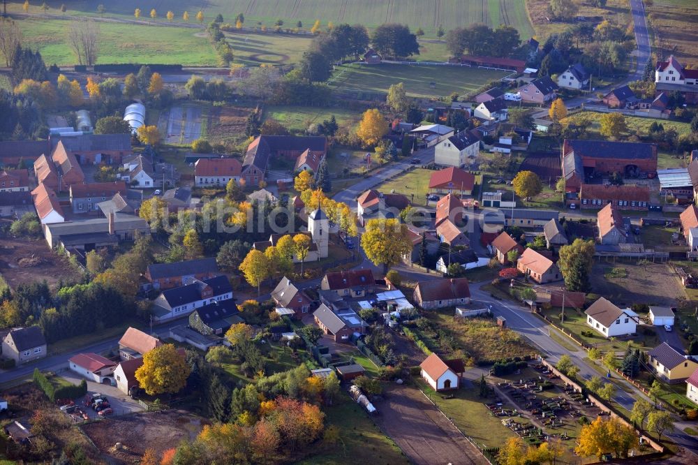 Luftaufnahme Sandbeiendorf - Dorfansicht von Sandbeiendorf im Bundesland Sachsen-Anhalt