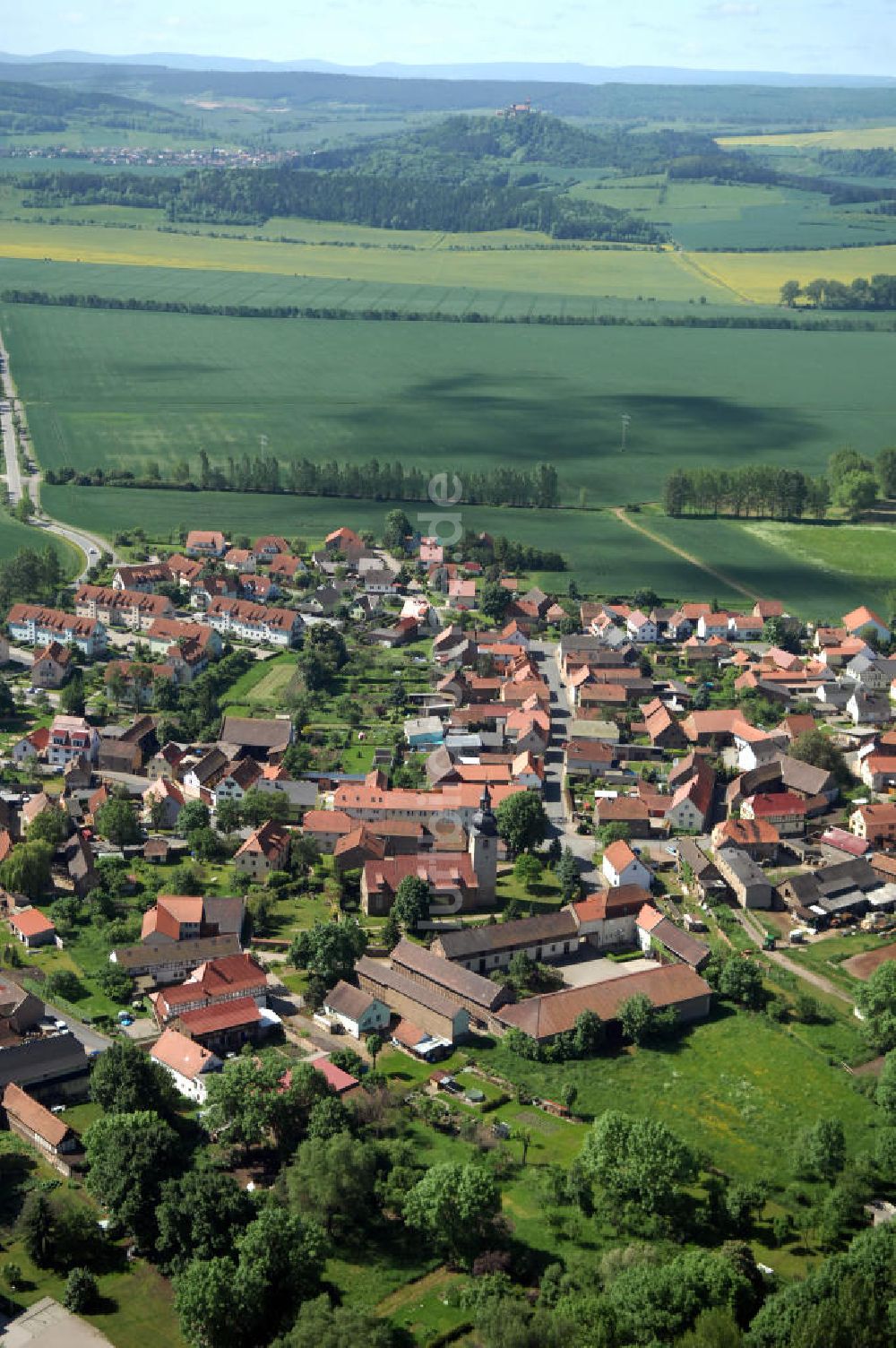 Wachsenburggemeinde OT Sülzenbrücken aus der Vogelperspektive: Dorfansicht Sülzenbrücken in Thüringen