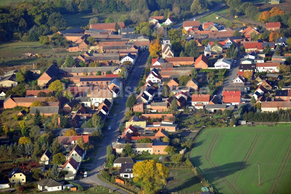 Uchtdorf aus der Vogelperspektive: Dorfansicht von Uchtdorf im Bundesland Sachsen-Anhalt