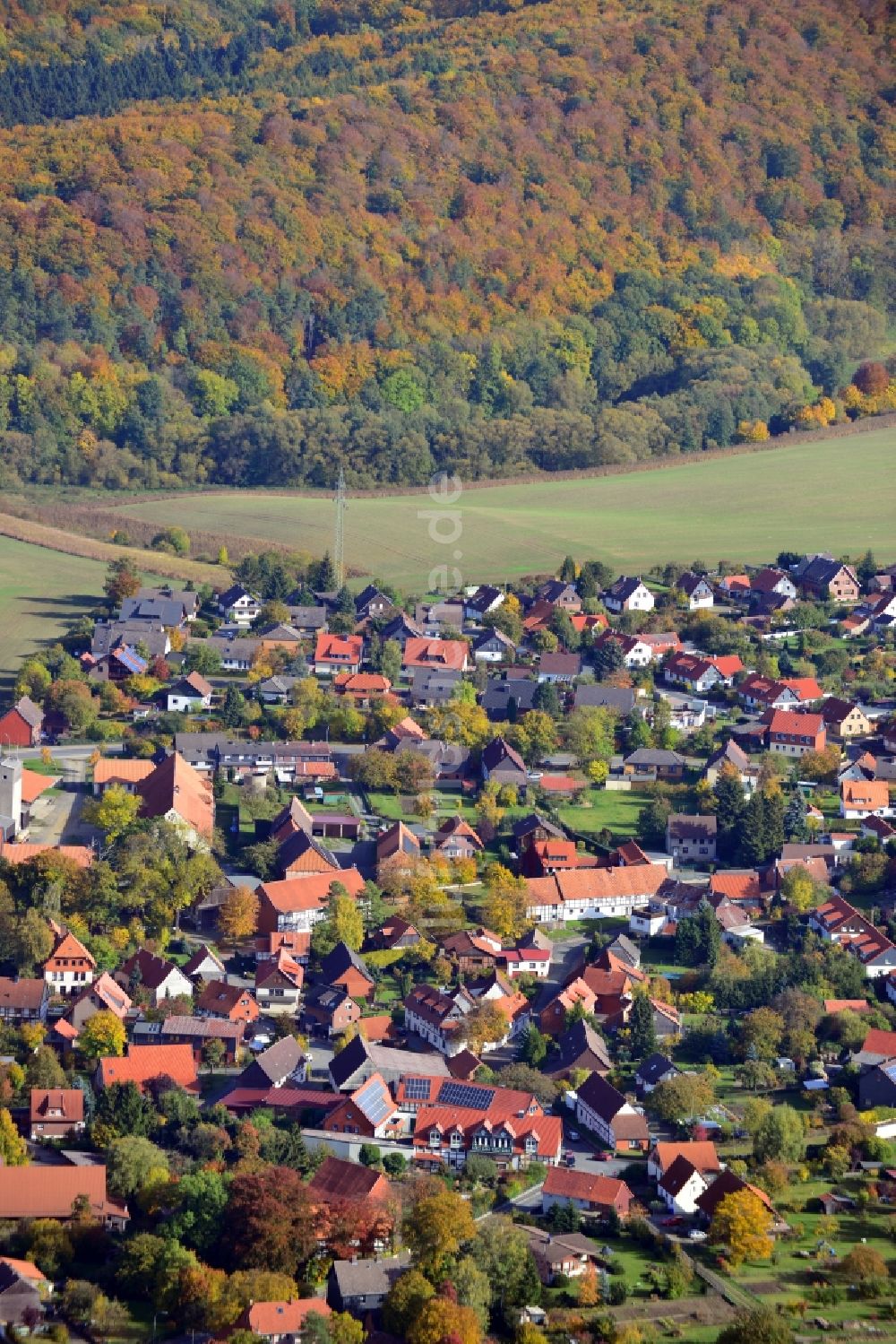 Luftaufnahme Weddingen - Dorfansicht von Weddingen im Bundesland Niedersachsen