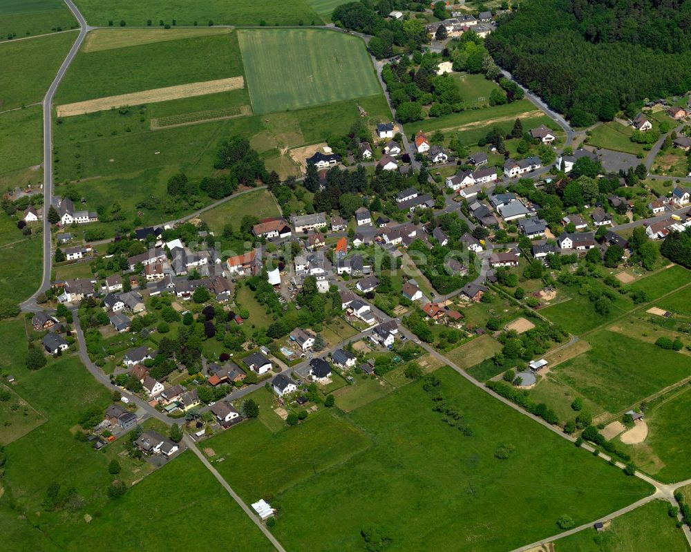 Wölmersen von oben - Dorfansicht von Wölmersen im Bundesland Rheinland-Pfalz