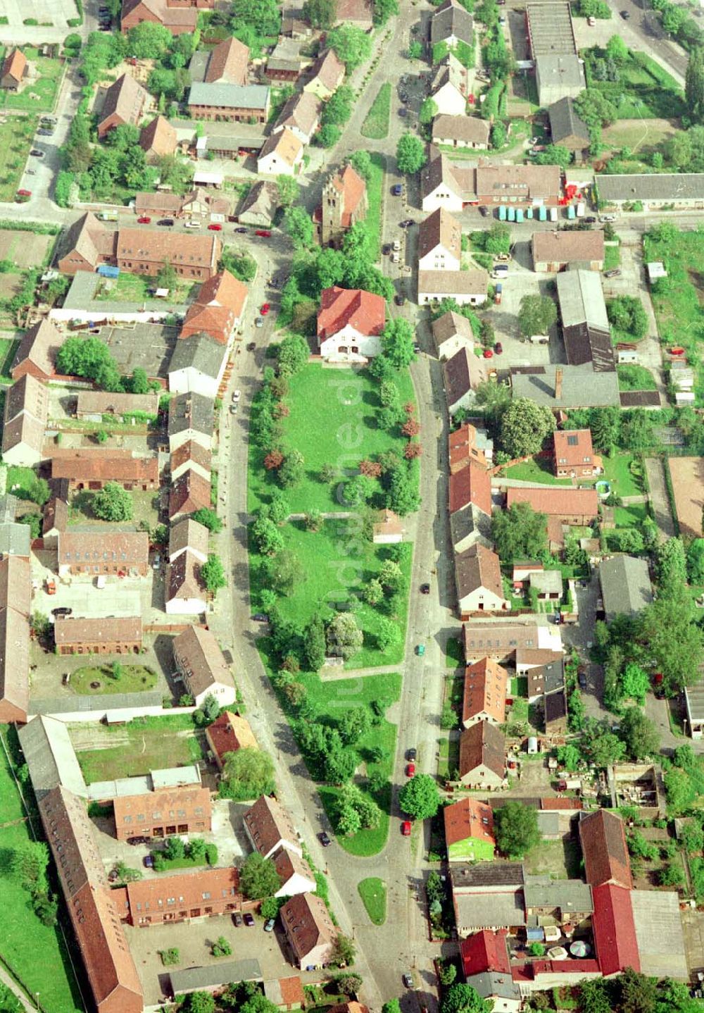 Berlin - Marzahn aus der Vogelperspektive: Dorfkern von Alt - Marzahn in Berlin - Marzahn.