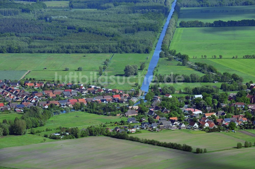 Banzkow von oben - Dorfkern in Banzkow im Bundesland Mecklenburg-Vorpommern