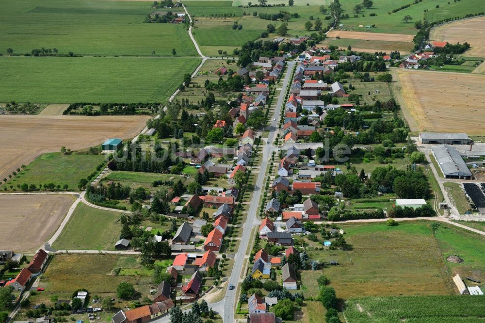 Luftaufnahme Barenthin - Dorfkern in Barenthin im Bundesland Brandenburg, Deutschland