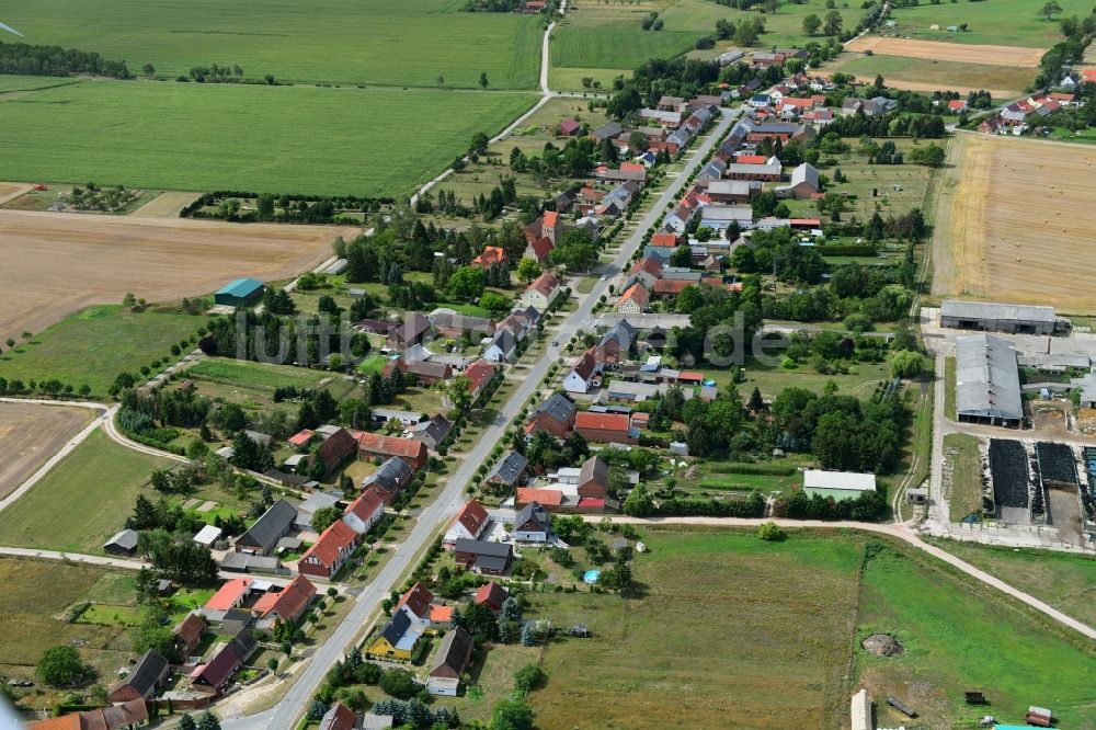 Barenthin aus der Vogelperspektive: Dorfkern in Barenthin im Bundesland Brandenburg, Deutschland