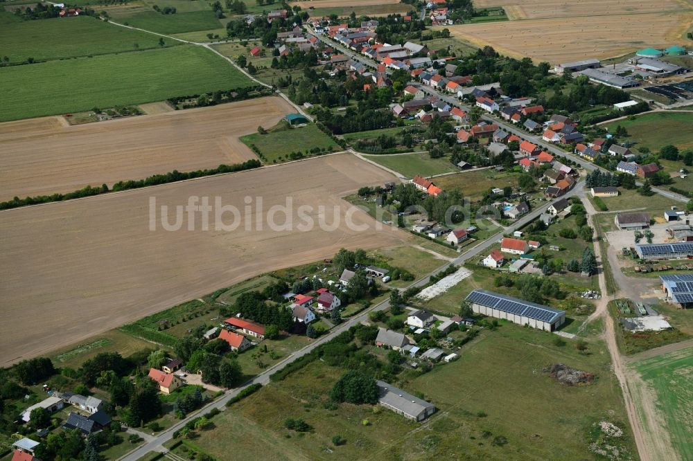 Barenthin aus der Vogelperspektive: Dorfkern in Barenthin im Bundesland Brandenburg, Deutschland