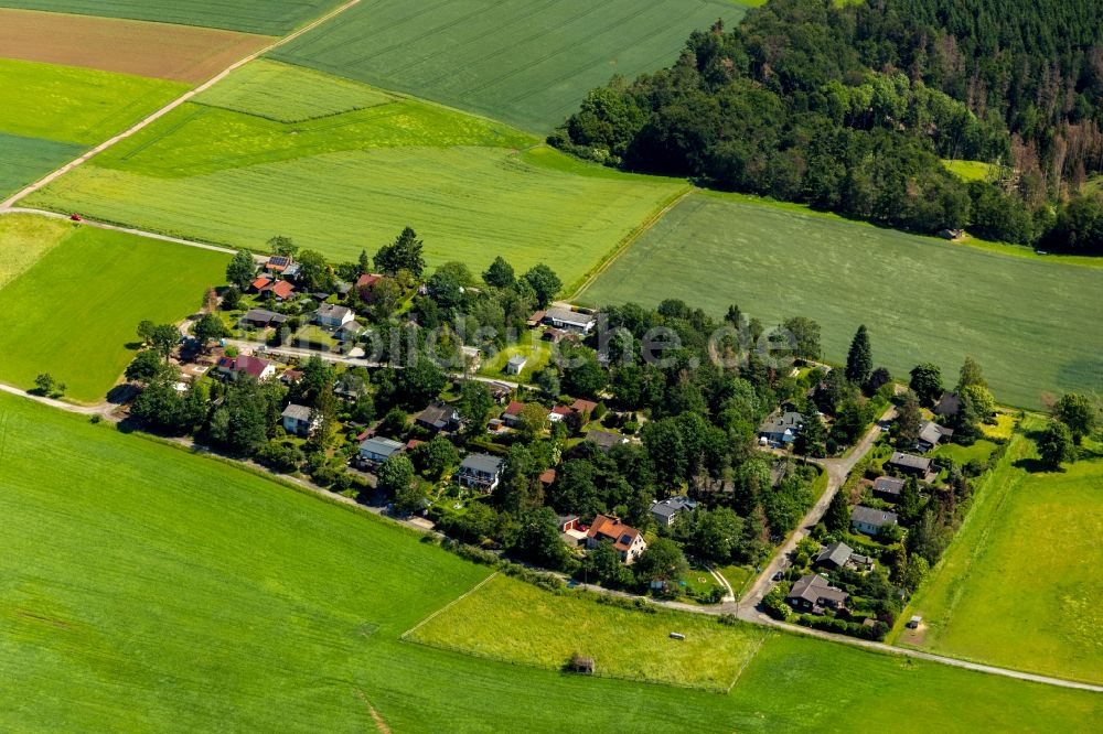 Basdorf von oben - Dorfkern in Basdorf im Bundesland Hessen, Deutschland