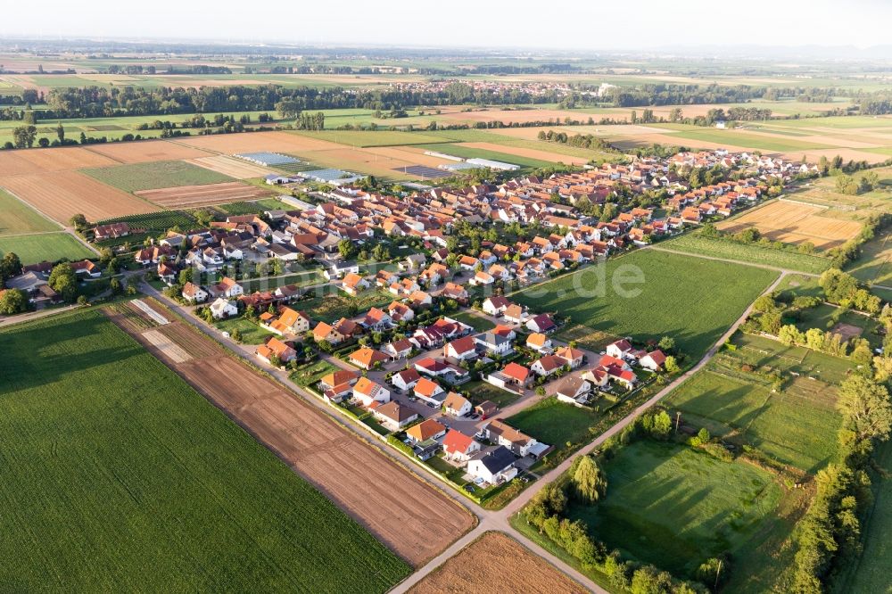 Luftaufnahme Böbingen - Dorfkern in Böbingen im Bundesland Rheinland-Pfalz, Deutschland