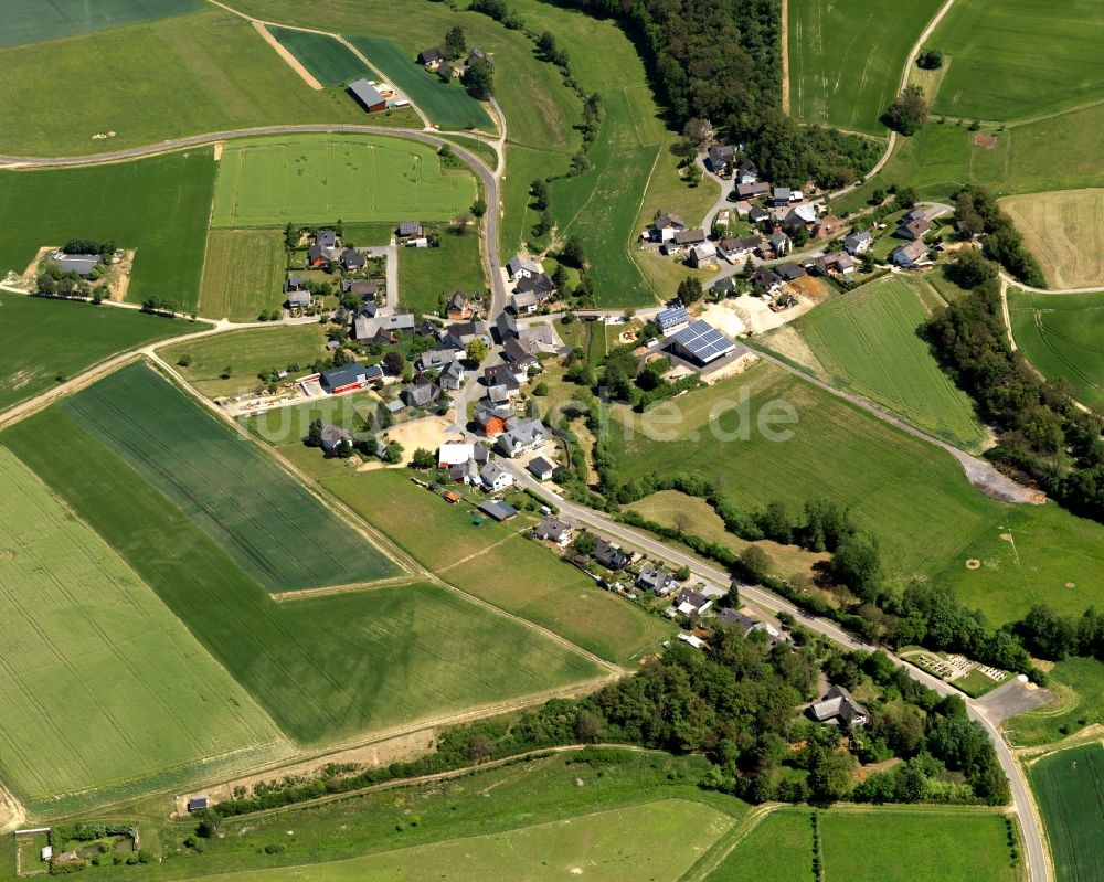 Bergenhausen aus der Vogelperspektive: Dorfkern in Bergenhausen im Bundesland Rheinland-Pfalz