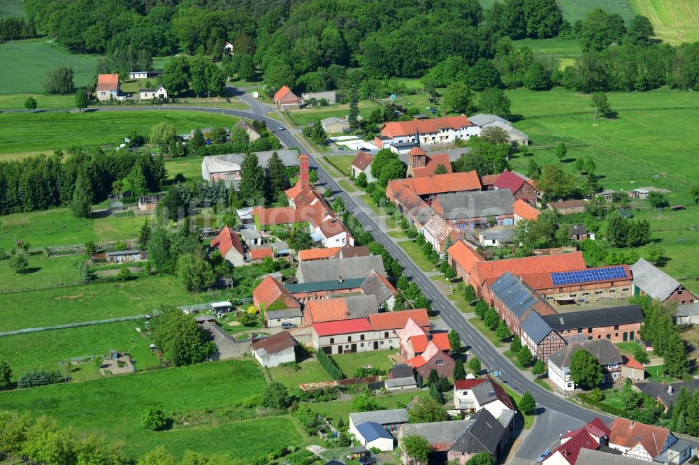 Wohlenberg von oben - Dorfkern an der Bundesstraße L9 in Wohlenberg in der Altmark im Bundesland Sachsen-Anhalt