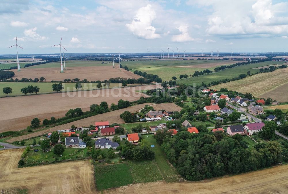 Carzig aus der Vogelperspektive: Dorfkern in Carzig im Bundesland Brandenburg, Deutschland