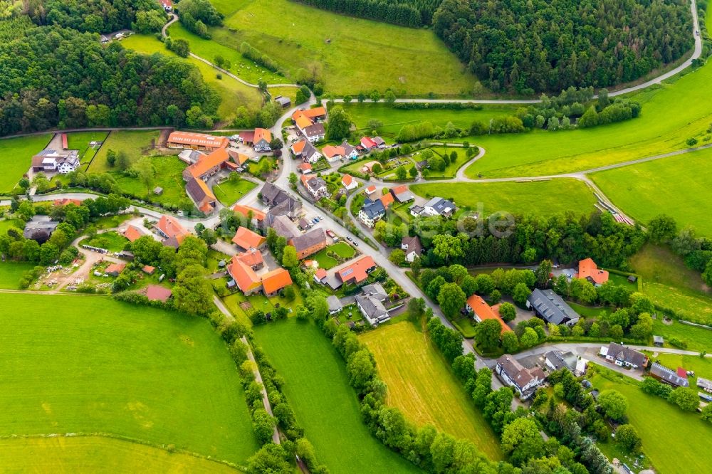 Luftaufnahme Deisfeld - Dorfkern in Deisfeld im Bundesland Hessen, Deutschland