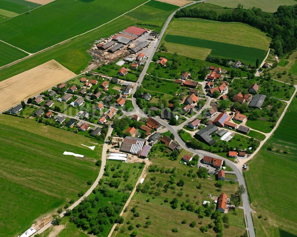 Adelstetten aus der Vogelperspektive: Dorfkern am Feldrand in Adelstetten im Bundesland Baden-Württemberg, Deutschland