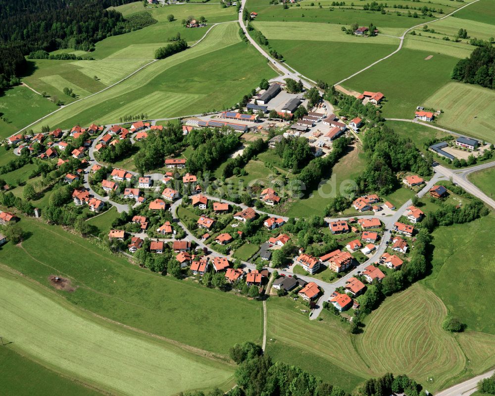 Luftaufnahme Ahornöd - Dorfkern am Feldrand in Ahornöd im Bundesland Bayern, Deutschland