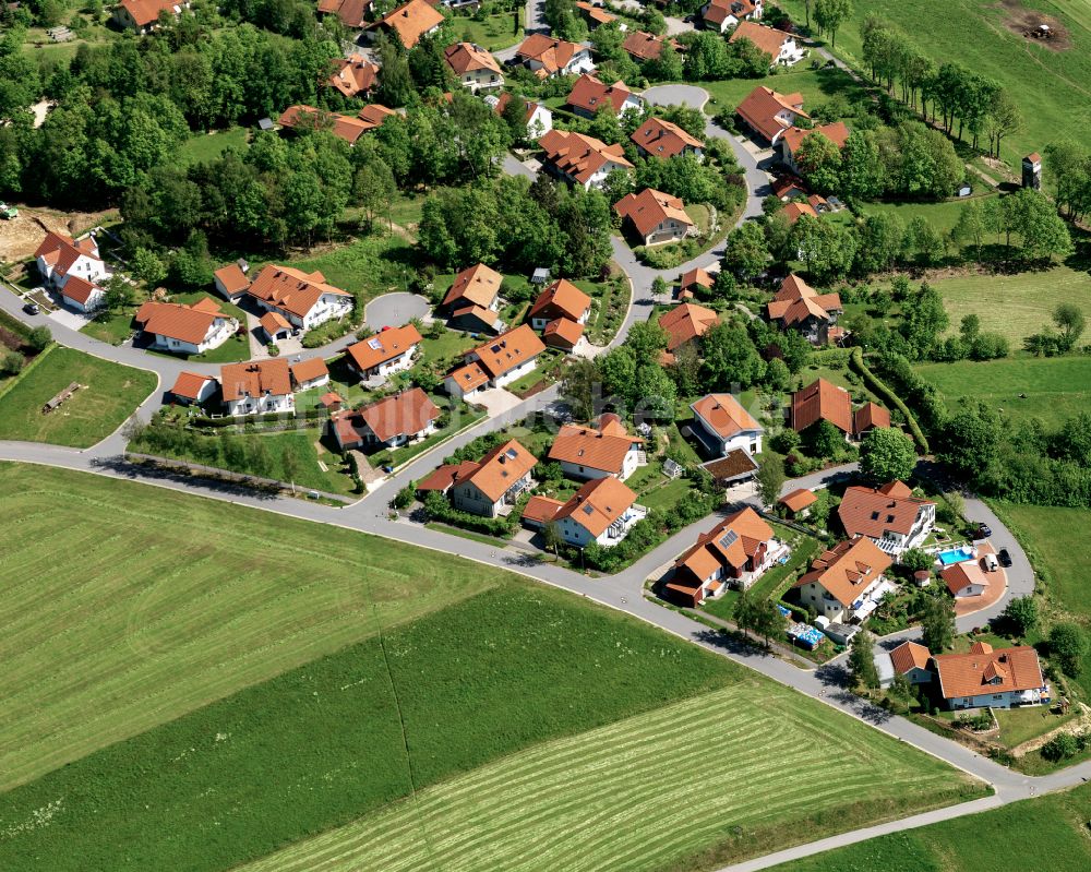 Luftaufnahme Ahornöd - Dorfkern am Feldrand in Ahornöd im Bundesland Bayern, Deutschland