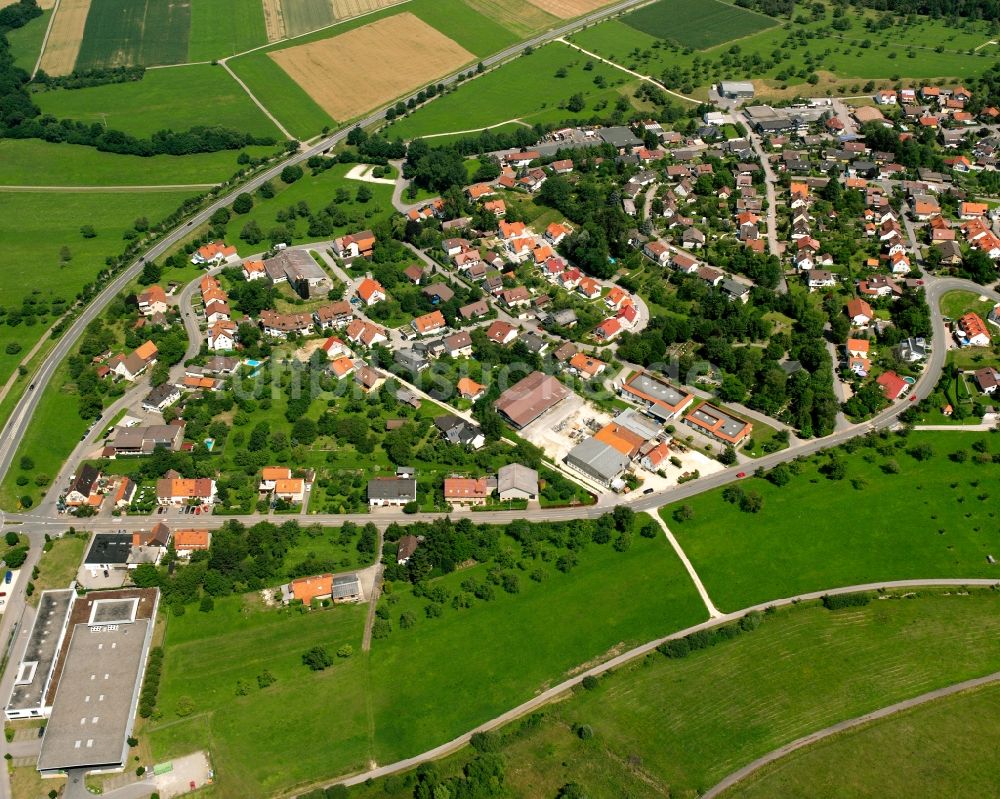 Aichelberg von oben - Dorfkern am Feldrand in Aichelberg im Bundesland Baden-Württemberg, Deutschland