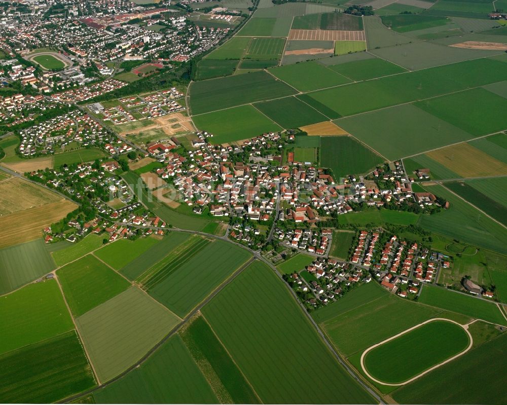 Alburg aus der Vogelperspektive: Dorfkern am Feldrand in Alburg im Bundesland Bayern, Deutschland