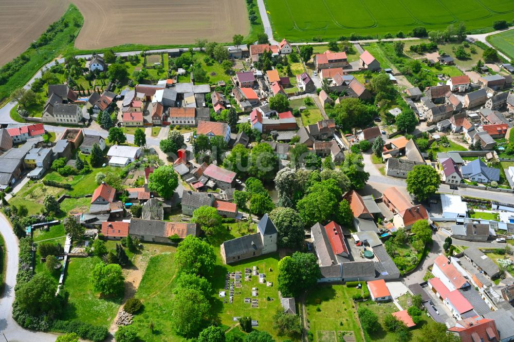 Luftaufnahme Allstedt - Dorfkern am Feldrand in Allstedt im Bundesland Sachsen-Anhalt, Deutschland