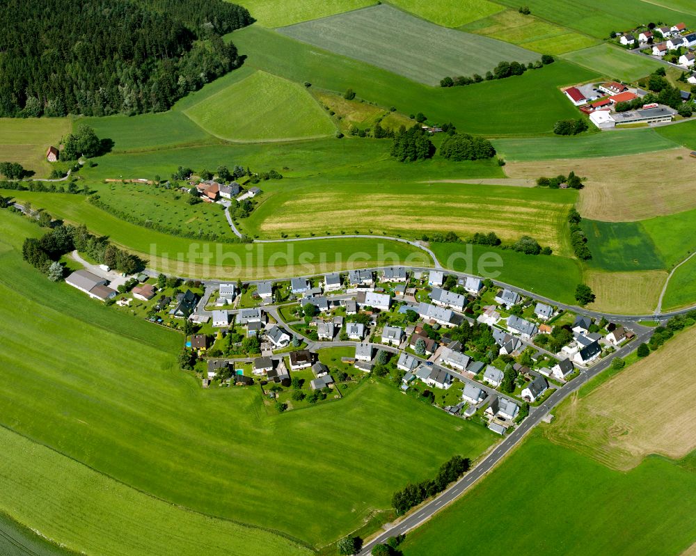 Luftbild Altstammbach - Dorfkern am Feldrand in Altstammbach im Bundesland Bayern, Deutschland