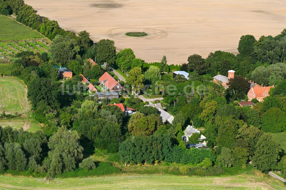 Luftbild Amalienhof - Dorfkern am Feldrand in Amalienhof im Bundesland Brandenburg, Deutschland