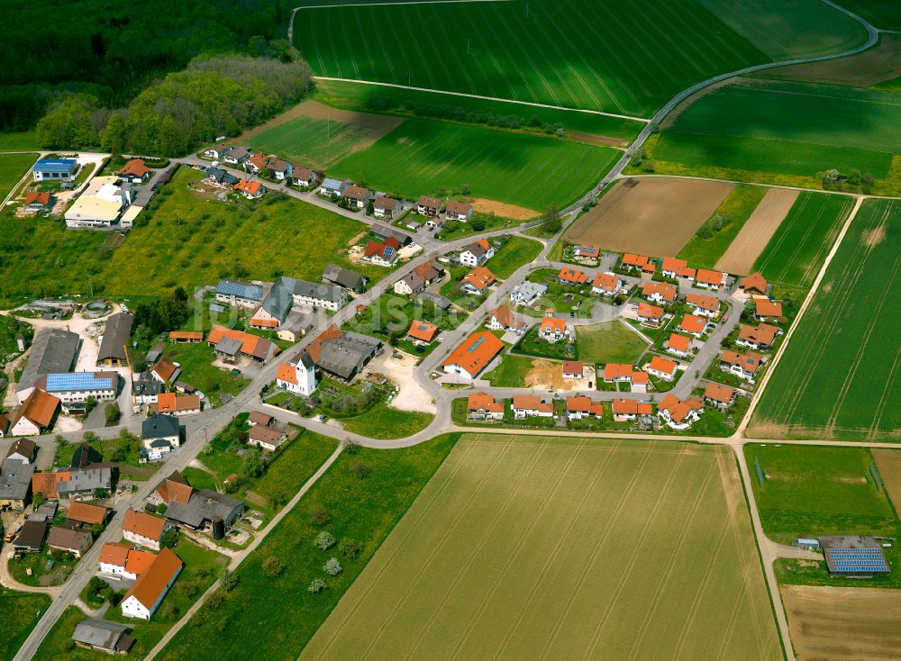 Luftaufnahme Amstetten - Dorfkern am Feldrand in Amstetten im Bundesland Baden-Württemberg, Deutschland