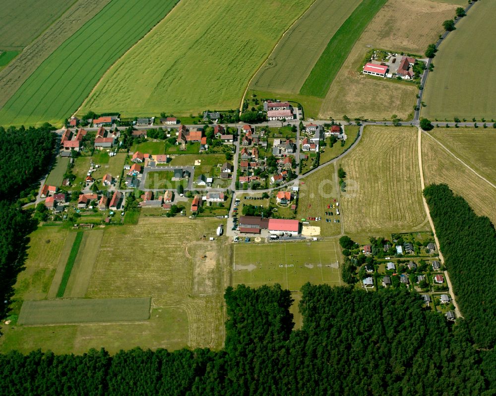 Anbau von oben - Dorfkern am Feldrand in Anbau im Bundesland Sachsen, Deutschland